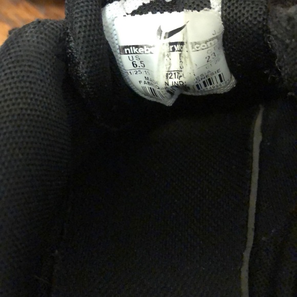 Black nike sneakers - Picture 5 of 5